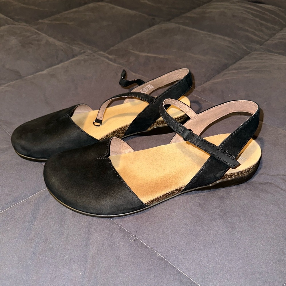 Dansko Elegant Black Women's Sandals